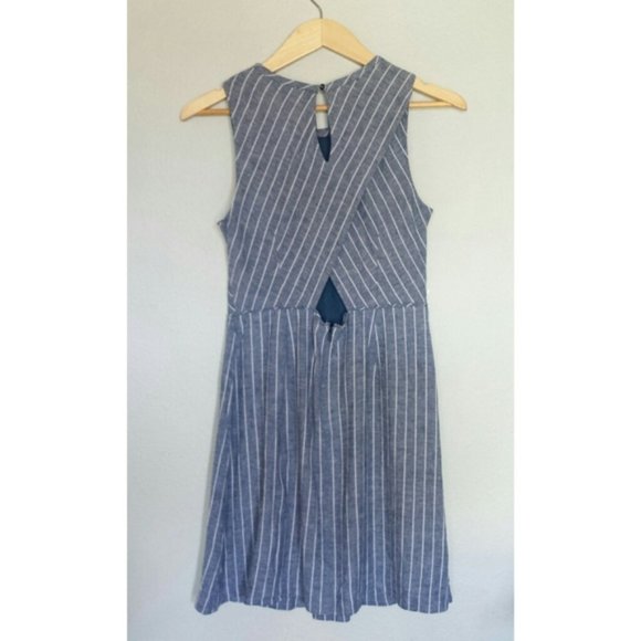 Ann Taylor LOFT Blue Chambray Linen Chevron Stripe Sleeveless Open Back Dress - Picture 11 of 12